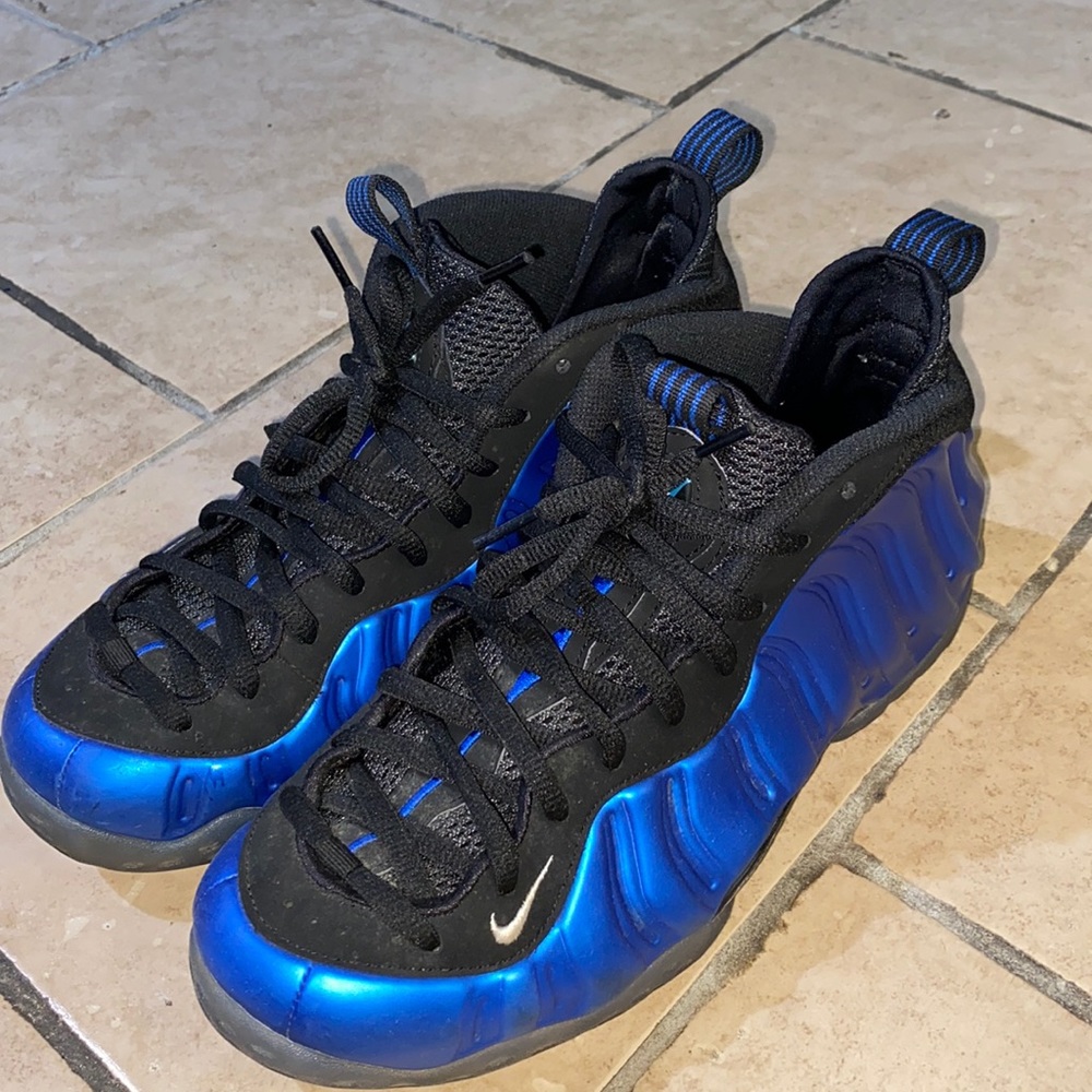 Royal metallic blue foams . Excellent condition